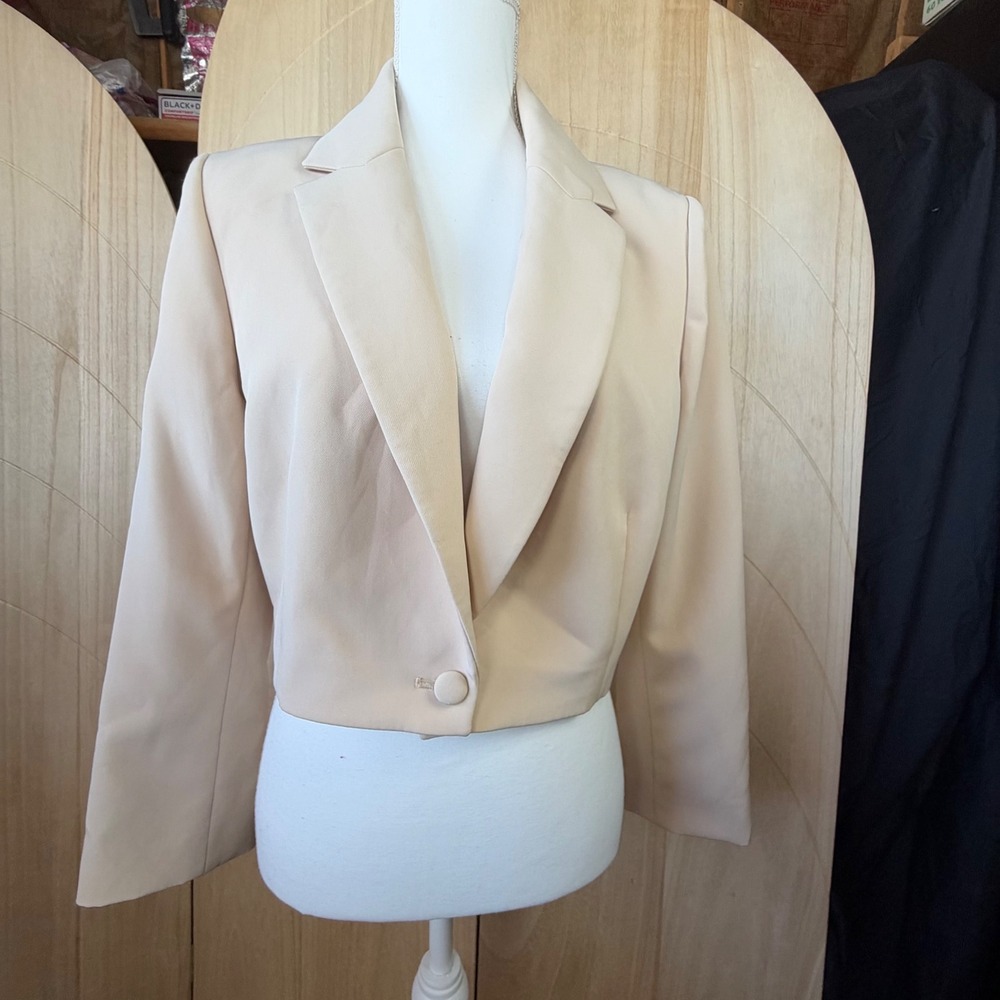 Gianni Bini Cropped Blazer 10 Beige Tan Single Button Professional Chic Modern